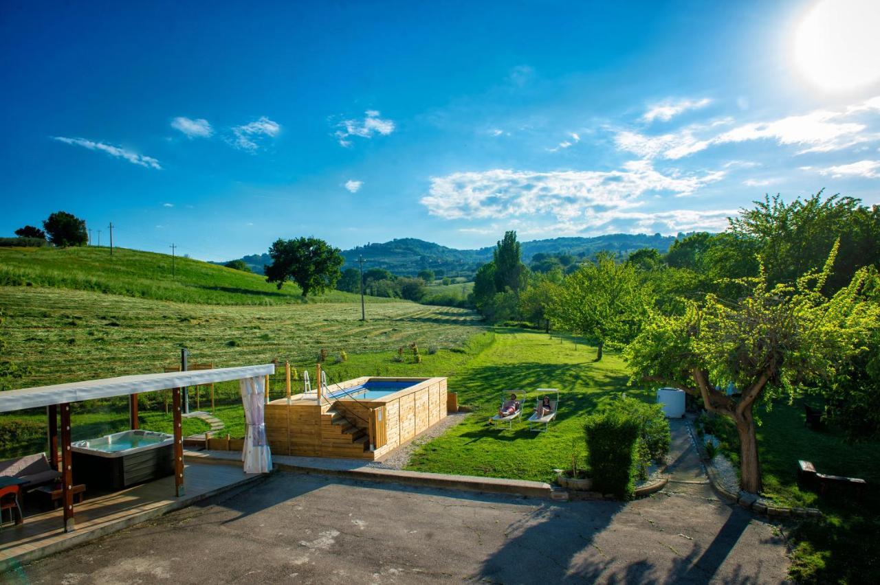 Casa Vacanze Raggio Di Sole Montegridolfo Eksteriør billede