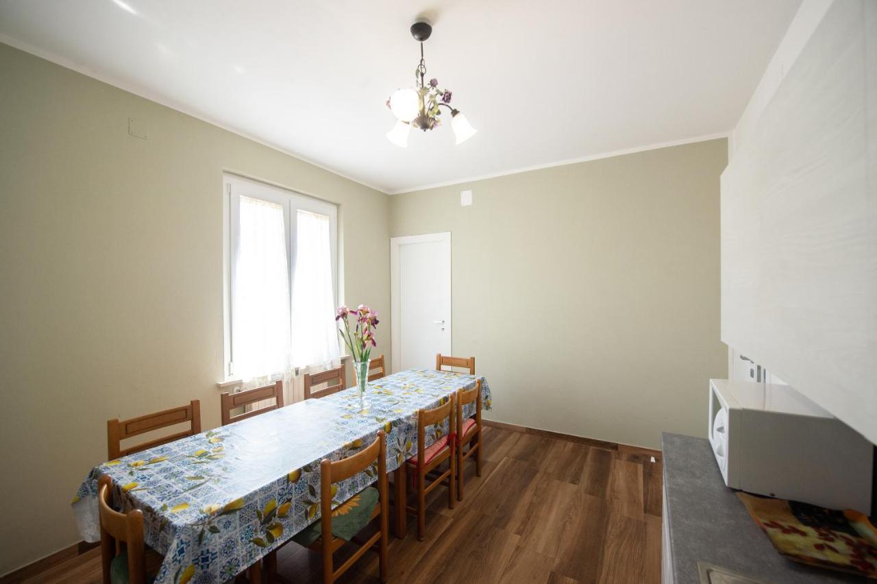 Casa Vacanze Raggio Di Sole Montegridolfo Eksteriør billede